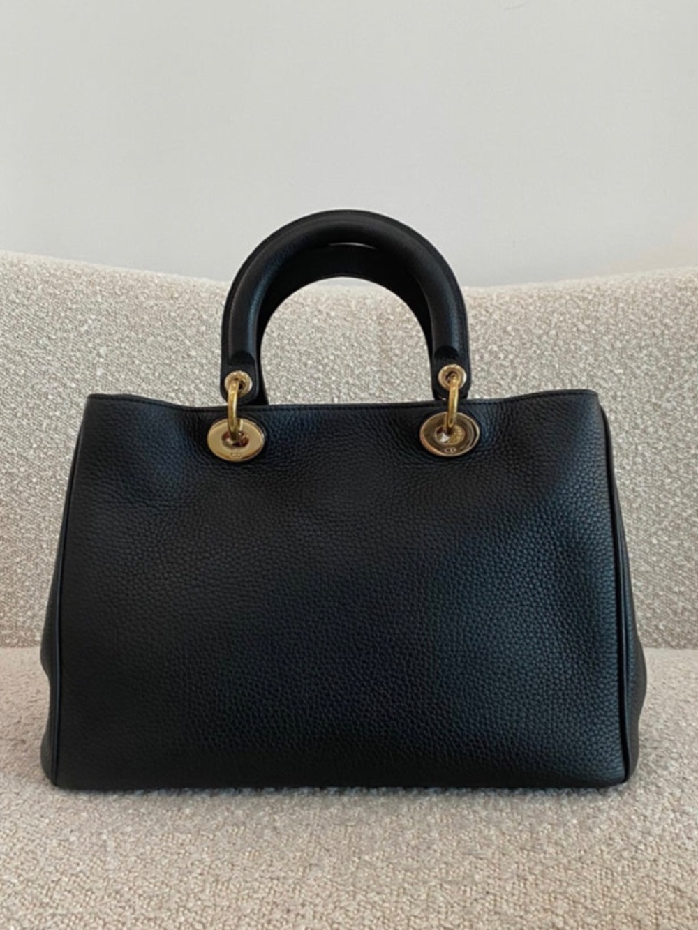 Authentic Pre-Owned Dior Medium Diorissimo Bag with removable strap black - Picture 3 of 15